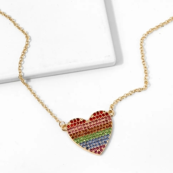NWOT Rainbow Heart Rhinestone Pendant Chain Necklace - Picture 1 of 6